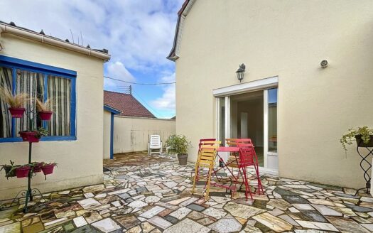 Maison F4 – 3 chambres – salle 38m² – avec garage et cave
