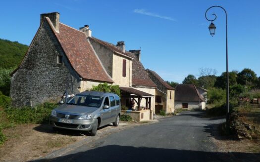 Petite maison pierre à restaurer