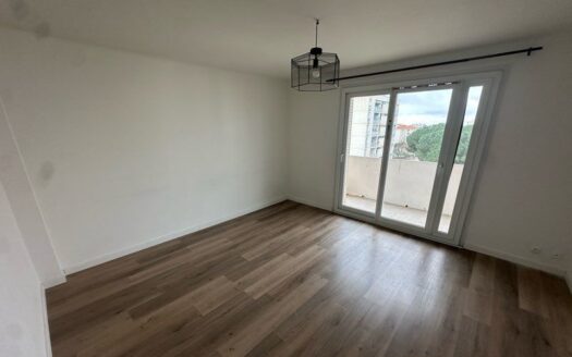 Appartement grand T2. 2 pièces. 53 m2. La Ciotat