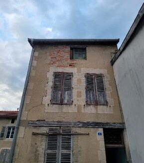 Maison 110m2 avec cour et possibilite d’agrandir