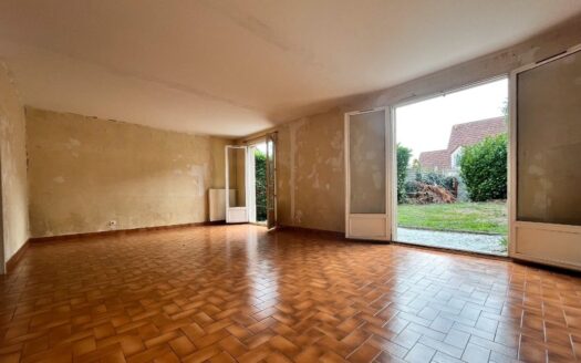 Maison mitoyenne 3 chambres avec jardin et garage – Impasse calme