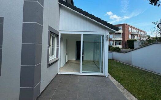 Pavillon 7 pièces, 5 chambres, 147 m² garage 2 voitures, terrasse et Jardin