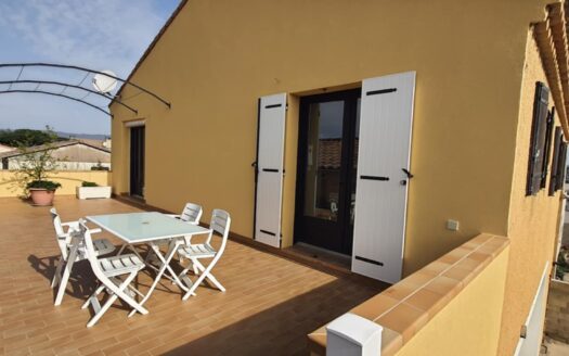 APPARTEMENT 4 PIÈCES AVEC TERRASSE, GARAGE, 2 PLACES DE STATIONNEMENT