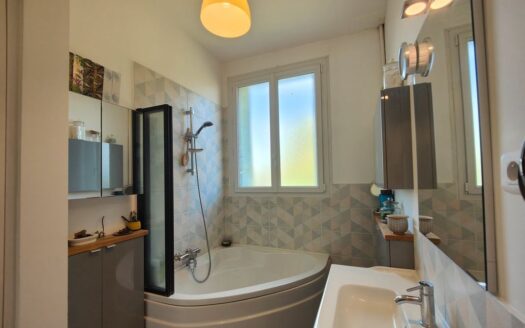 Maison spacieuse de 180m² avec 1400m² de terrain à Bressols (82)