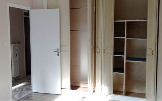 IDEAL INVESTISSEUR / BEL APPARTEMENT DEUX PIECES / PARKING ET CAVE INCLUS