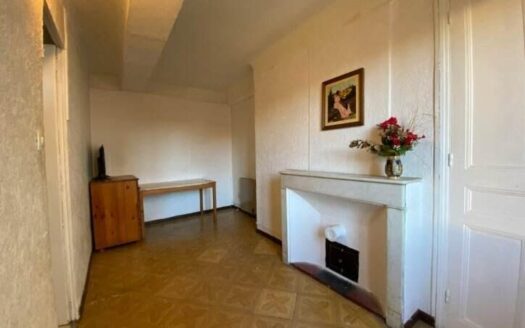 IDEAL INVESSTISSEUR – Charmant appartement avec terrasse dans un quartier calme