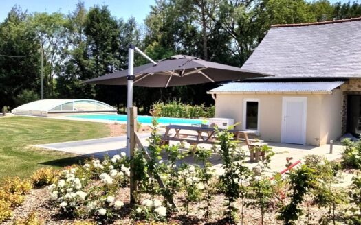 Maison familiale lumineuse avec piscine