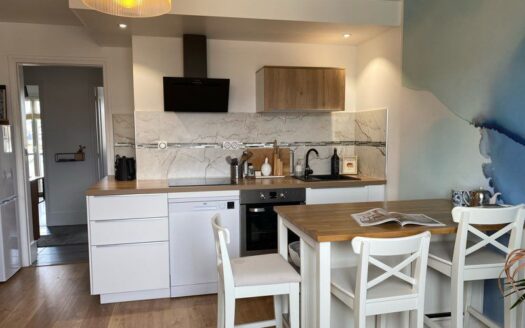 Coup de cœur assuré pour cet appartement refait à neuf avec vue panoramique sur les montagnes A