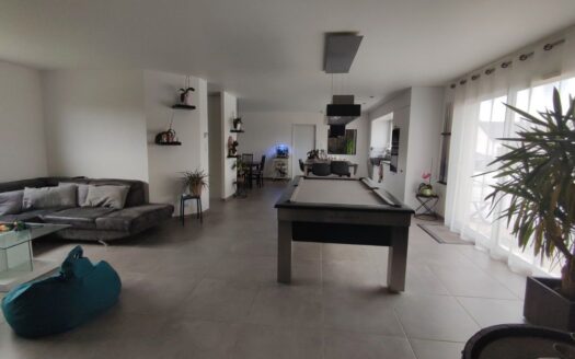 Maison 193m² 6 chambres, deux garages sur terrain de 1928m²