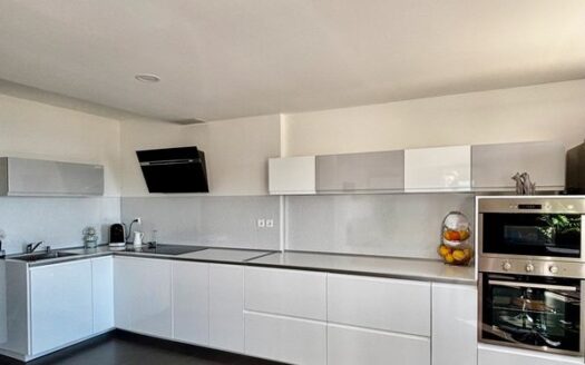 IDEAL COUPLE / INVESTISSEUR / APPARTEMENT T3 /TERRASSE / JARDIN COLLECTIF / GARAGE / DPE B