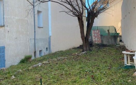 2 pièces 49 m2 terrain local 19m2
