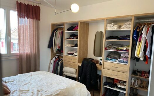 Coup de cœur assuré pour cet appartement refait à neuf avec vue panoramique sur les montagnes A