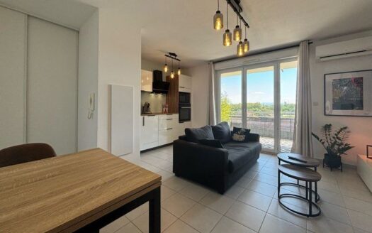 Appartement 2 pièces – 40m2 – 2 places de parking – balcon