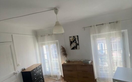 À VENDRE : Charmant T2 rénové avec 2 dépendances – Aubagne (Beaumond)