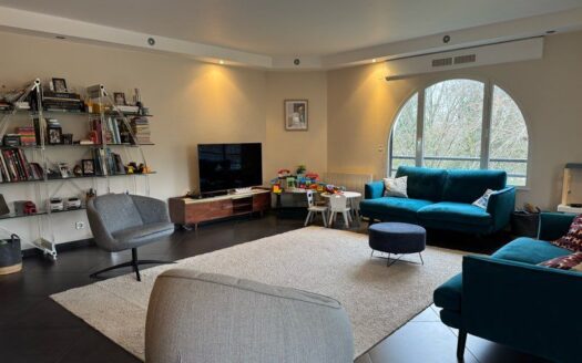Appartement T5 Ecully avec balcon et garage