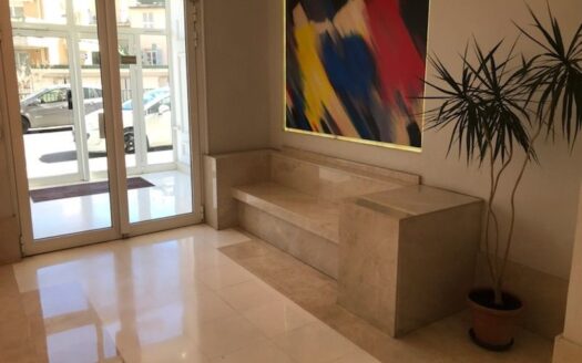 Appartement 4/5 pièces au 5ème étage de 108 m2 environ
