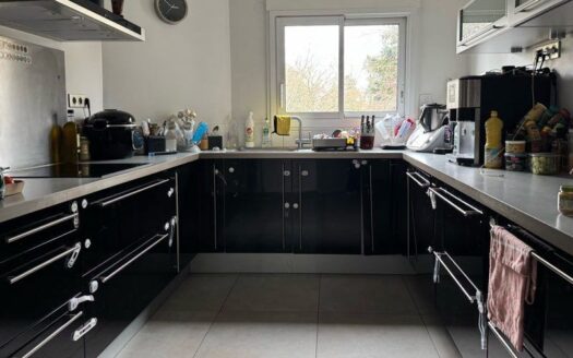 Appartement T5 Ecully avec balcon et garage