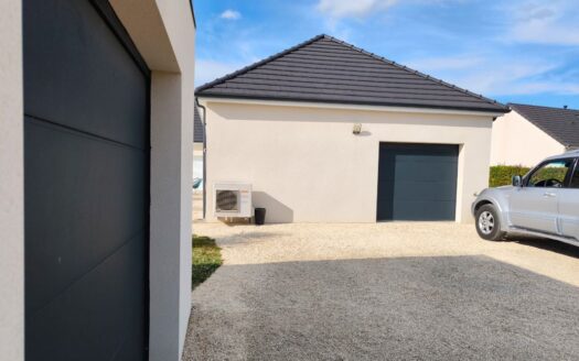Maison 193m² 6 chambres, deux garages sur terrain de 1928m²