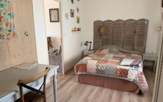 Appartement 3 pieces 67 m² , quelques metres de la plage , vue mer