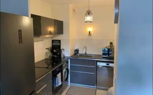 T2 avec terrasse, piscine et garage