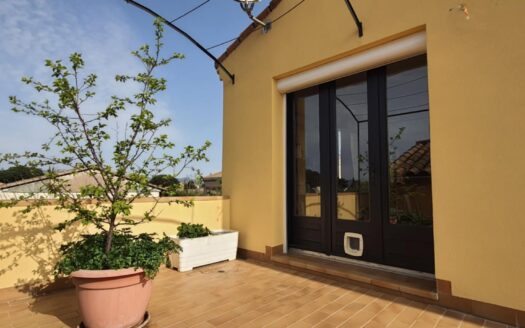 APPARTEMENT 4 PIÈCES AVEC TERRASSE, GARAGE, 2 PLACES DE STATIONNEMENT