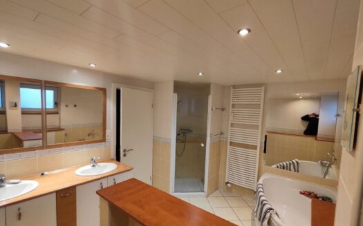 Charmant Appartement 131m²-Jardin-garage