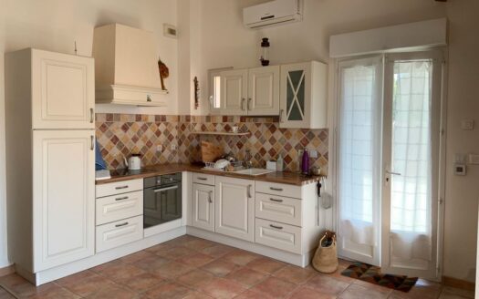 Appartement 3 pieces 67 m² , quelques metres de la plage , vue mer