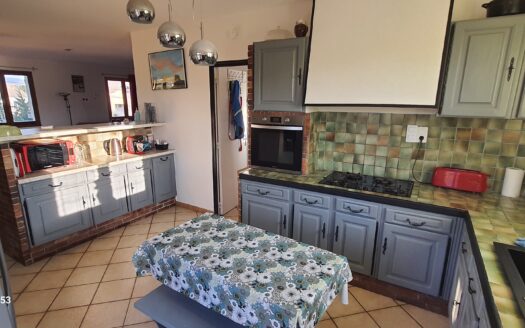 APPARTEMENT 4 PIÈCES AVEC TERRASSE, GARAGE, 2 PLACES DE STATIONNEMENT