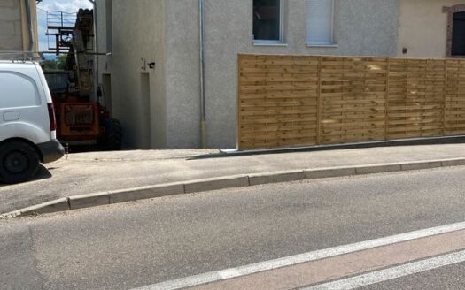 MAISON NEUVE 3 CHAMBRES AVEC GARAGE AMÉNAGEABLE ET ESPACES EXTÉRIEURS