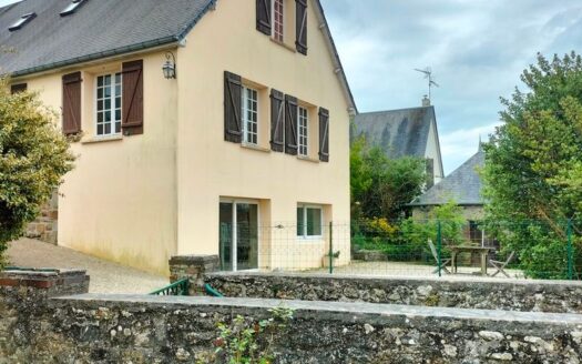 IDEAL FAMILLE NOMBREUSE – Maison proche du centre-ville de Coutances