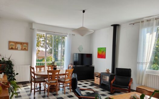 Maison spacieuse de 180m² avec 1400m² de terrain à Bressols (82)