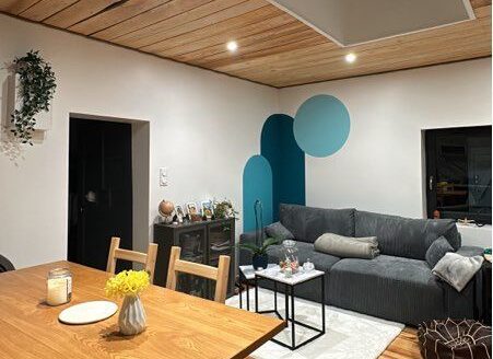 Petite maison et grange à rénover