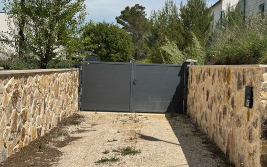 Maison avec vue sur les cevennes + piscine