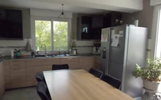 Maison 4 chambres sur sous sol complet avec terrain