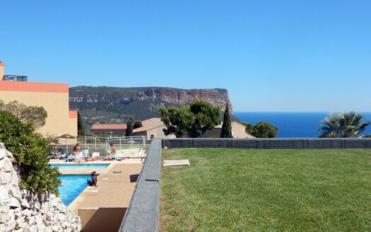 CASSIS-SUD-VUE MER et CAP CANAILLE