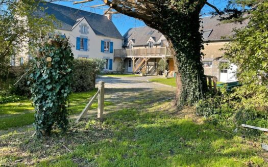 Corps de ferme rénové avec gîte proche bord de mer