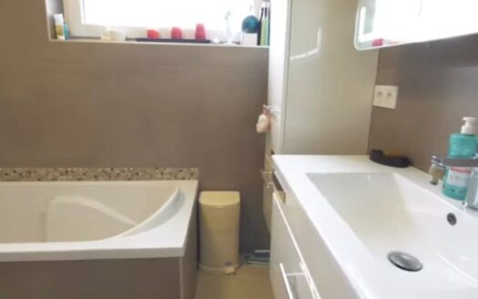 Maison 4 chambres sur sous sol complet avec terrain
