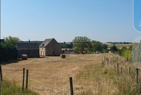 Fermette équestre + terrain constructible sur 7.292 m2