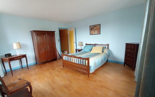 Maison de 140 M2 avec beau terrain arboré