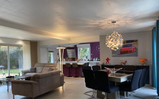 Maison individuelle rénovée à vendre au parc de Lésigny 148 M²