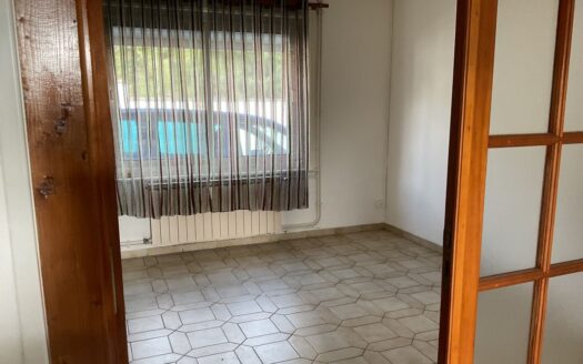 Maison individuelle 71 m2 dans un village calme à 15 min de Douai et de Cambrai, prévoir travau