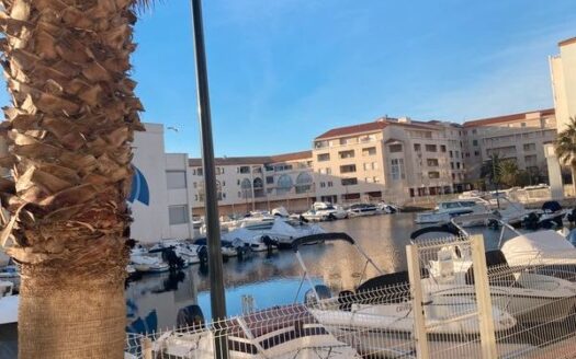 Rare appartement vue marina proche plage avec garage communiquant