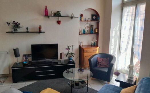 Aix-les-Bains – Appartement lumineux avec balcon, en plein centre-ville et à deux pas de la gar