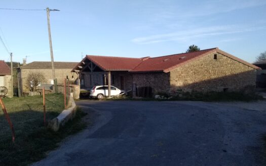 Maison de village de plain-pied