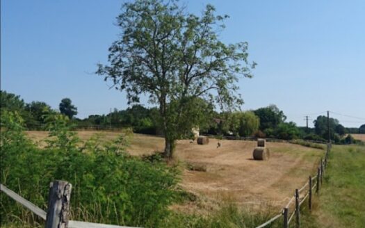 Gîte 104 m2 + terrain constructible sur 7.292 m2
