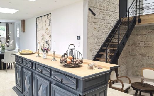 Maison 6 pieces en pierre entièrement rénovée – Vallon de Véronne (Agen)