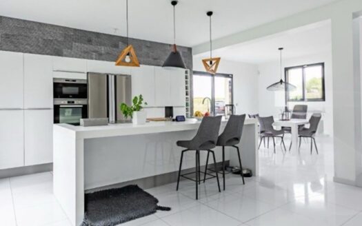 MAISON MODERNE sur 2700m2 de terrain