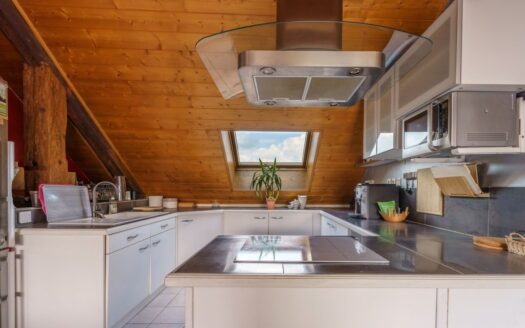 Duplex T4 lumineux avec balcon et vue montagnes – Épagny Metz-Tessy