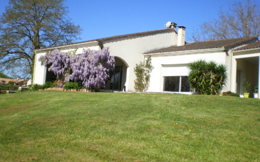 villa bord de riviere sud ouest france