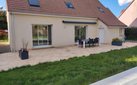 Maison lumineuse avec piscine chauffée (Alençon, quartier Lancrel)